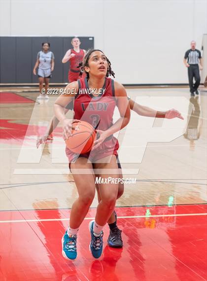 Thumbnail 2 in Warrensburg vs. Kauffman (Van Horn Invitational) photogallery.
