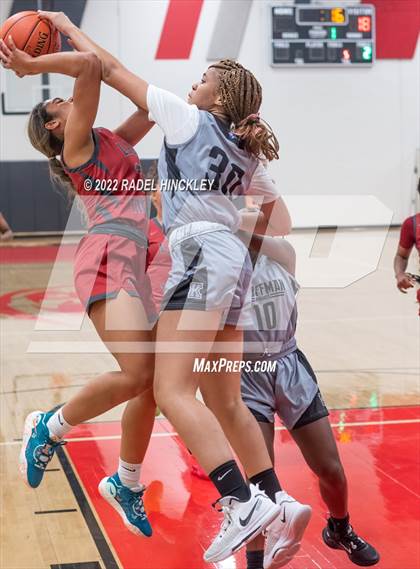 Thumbnail 2 in Warrensburg vs. Kauffman (Van Horn Invitational) photogallery.