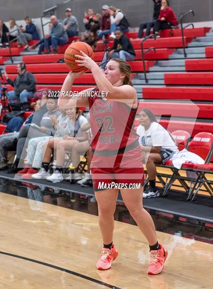 Thumbnail 3 in Warrensburg vs. Kauffman (Van Horn Invitational) photogallery.