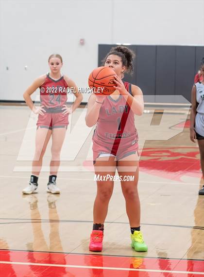 Thumbnail 1 in Warrensburg vs. Kauffman (Van Horn Invitational) photogallery.