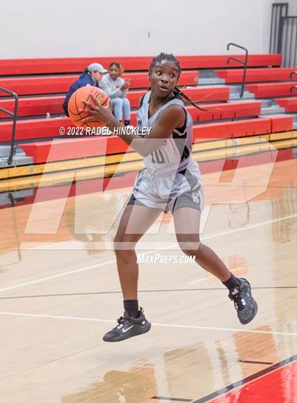 Thumbnail 3 in Warrensburg vs. Kauffman (Van Horn Invitational) photogallery.