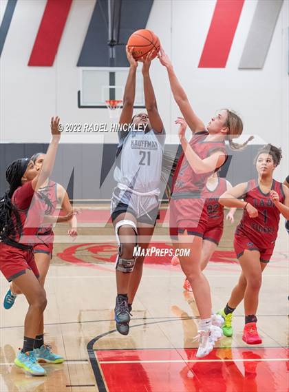 Thumbnail 2 in Warrensburg vs. Kauffman (Van Horn Invitational) photogallery.