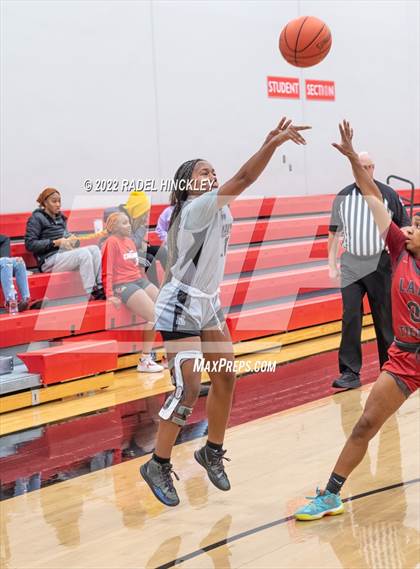 Thumbnail 3 in Warrensburg vs. Kauffman (Van Horn Invitational) photogallery.