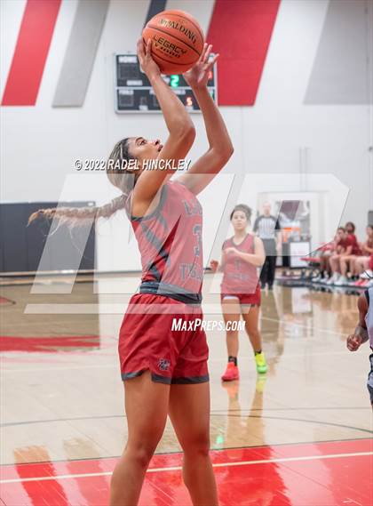 Thumbnail 3 in Warrensburg vs. Kauffman (Van Horn Invitational) photogallery.