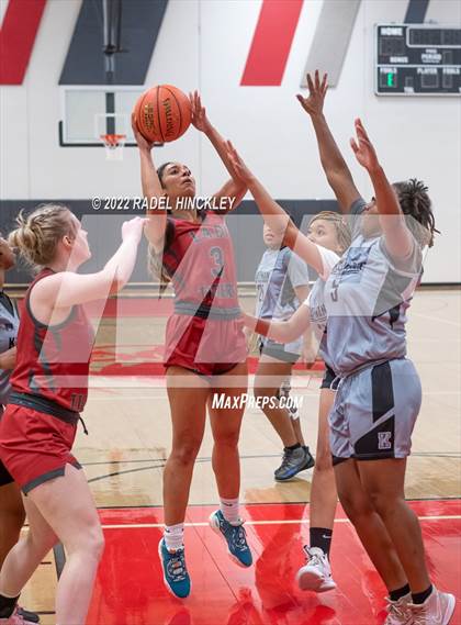 Thumbnail 1 in Warrensburg vs. Kauffman (Van Horn Invitational) photogallery.