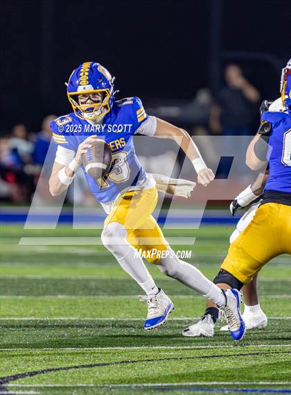 Thumbnail 2 in Horn Lake @ Oxford (MHSAA 7A Round 2) photogallery.