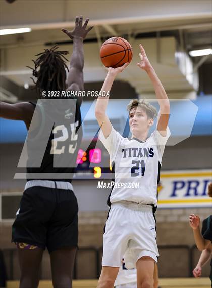 Thumbnail 3 in Frontier vs. Hoover photogallery.