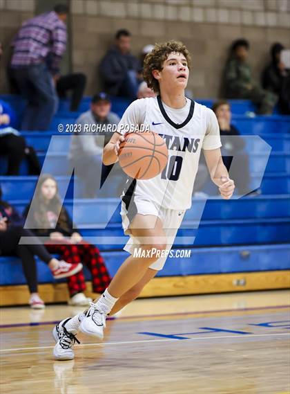 Thumbnail 2 in Frontier vs. Hoover photogallery.