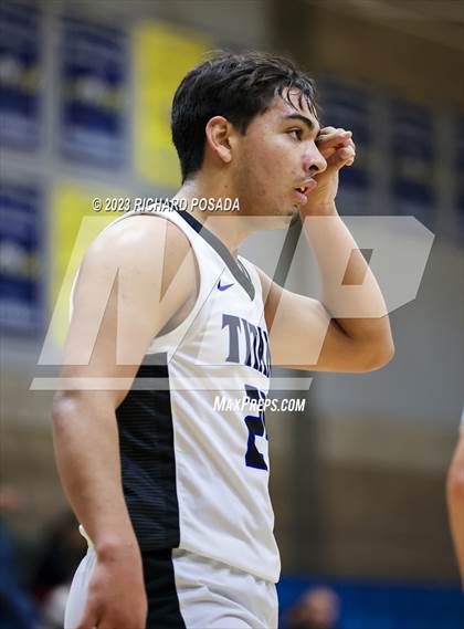 Thumbnail 1 in Frontier vs. Hoover photogallery.