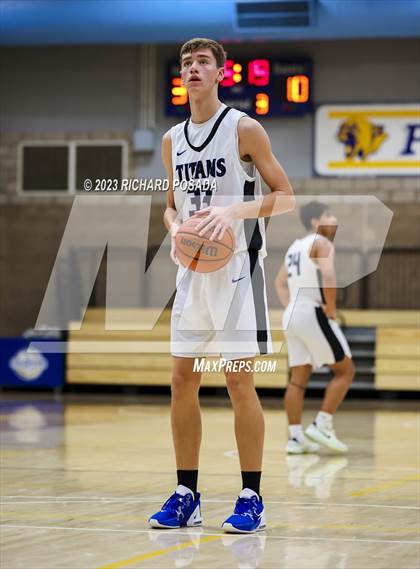 Thumbnail 2 in Frontier vs. Hoover photogallery.