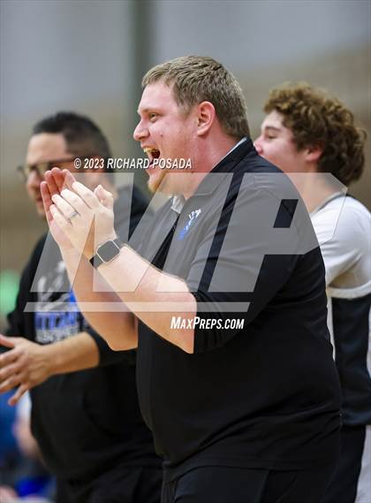Thumbnail 3 in Frontier vs. Hoover photogallery.