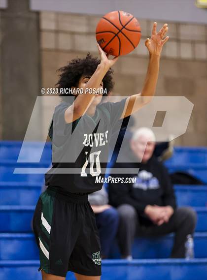 Thumbnail 2 in Frontier vs. Hoover photogallery.