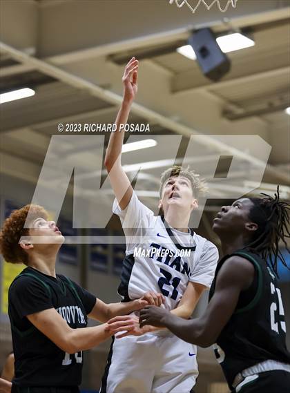 Thumbnail 2 in Frontier vs. Hoover photogallery.
