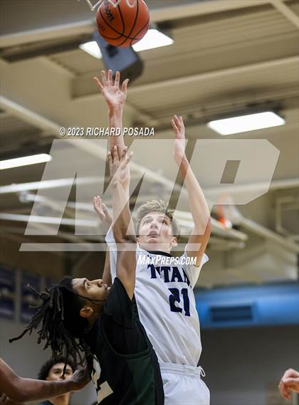Thumbnail 3 in Frontier vs. Hoover photogallery.