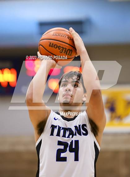 Thumbnail 3 in Frontier vs. Hoover photogallery.