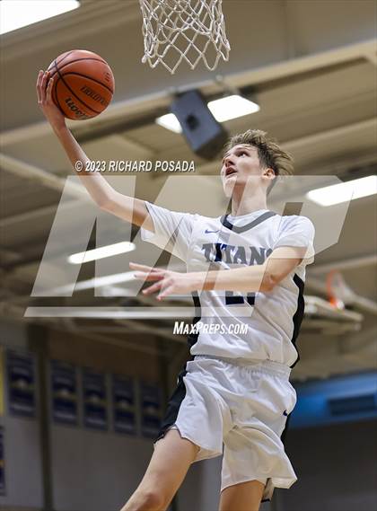 Thumbnail 3 in Frontier vs. Hoover photogallery.