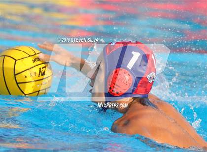 Thumbnail 2 in Carlsbad vs. Steele Canyon (CIF State Qualifier) photogallery.