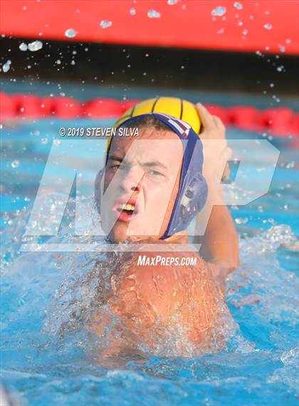 Thumbnail 3 in Carlsbad vs. Steele Canyon (CIF State Qualifier) photogallery.
