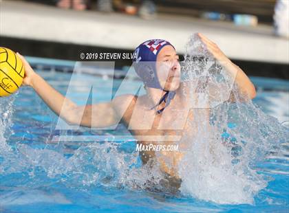 Thumbnail 2 in Carlsbad vs. Steele Canyon (CIF State Qualifier) photogallery.