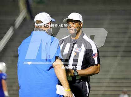 Thumbnail 1 in Bells vs. Blooming Grove (UIL 3A D-II Bi-District) photogallery.