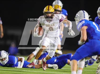 Thumbnail 2 in Bells vs. Blooming Grove (UIL 3A D-II Bi-District) photogallery.