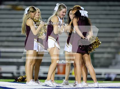 Thumbnail 2 in Bells vs. Blooming Grove (UIL 3A D-II Bi-District) photogallery.