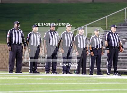 Thumbnail 2 in Bells vs. Blooming Grove (UIL 3A D-II Bi-District) photogallery.