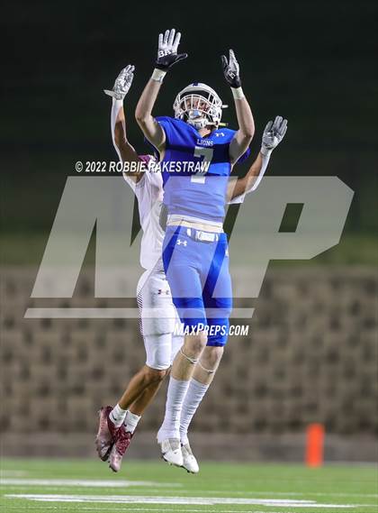 Thumbnail 2 in Bells vs. Blooming Grove (UIL 3A D-II Bi-District) photogallery.