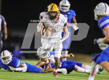 Thumbnail 3 in Bells vs. Blooming Grove (UIL 3A D-II Bi-District) photogallery.