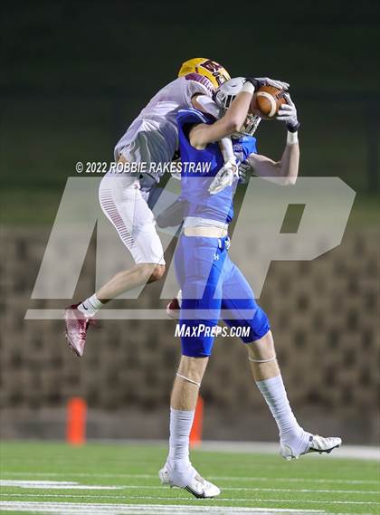Thumbnail 3 in Bells vs. Blooming Grove (UIL 3A D-II Bi-District) photogallery.