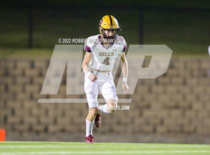 Thumbnail 2 in Bells vs. Blooming Grove (UIL 3A D-II Bi-District) photogallery.