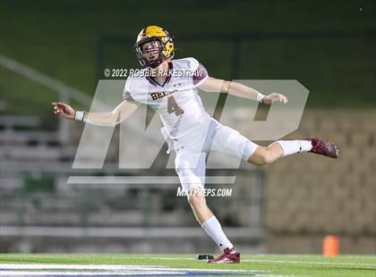 Thumbnail 1 in Bells vs. Blooming Grove (UIL 3A D-II Bi-District) photogallery.