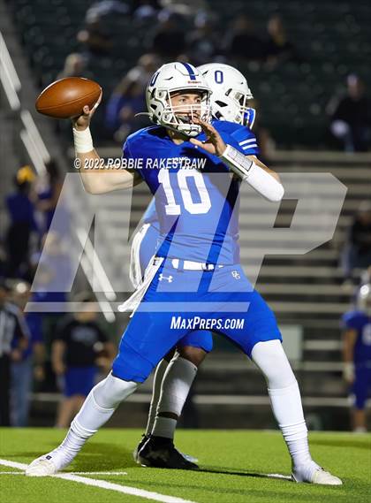 Thumbnail 3 in Bells vs. Blooming Grove (UIL 3A D-II Bi-District) photogallery.