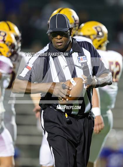 Thumbnail 2 in Bells vs. Blooming Grove (UIL 3A D-II Bi-District) photogallery.