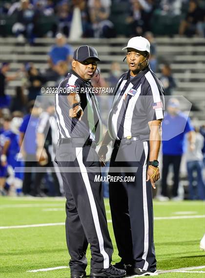 Thumbnail 3 in Bells vs. Blooming Grove (UIL 3A D-II Bi-District) photogallery.