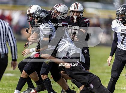 Thumbnail 3 in Dupo vs. Salt Fork (IHSA 1A First Round) photogallery.