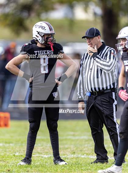 Thumbnail 2 in Dupo vs. Salt Fork (IHSA 1A First Round) photogallery.