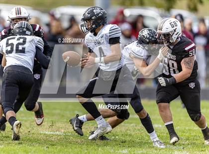 Thumbnail 2 in Dupo vs. Salt Fork (IHSA 1A First Round) photogallery.