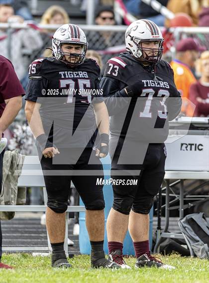 Thumbnail 1 in Dupo vs. Salt Fork (IHSA 1A First Round) photogallery.