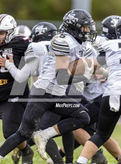 Thumbnail 2 in Dupo vs. Salt Fork (IHSA 1A First Round) photogallery.