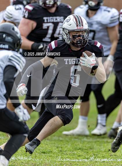 Thumbnail 3 in Dupo vs. Salt Fork (IHSA 1A First Round) photogallery.