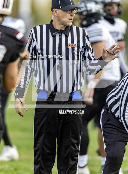 Thumbnail 3 in Dupo vs. Salt Fork (IHSA 1A First Round) photogallery.