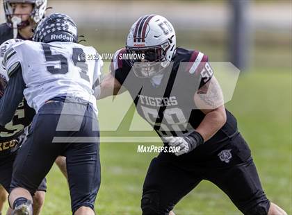 Thumbnail 2 in Dupo vs. Salt Fork (IHSA 1A First Round) photogallery.