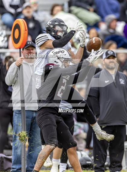 Thumbnail 3 in Dupo vs. Salt Fork (IHSA 1A First Round) photogallery.