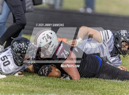 Thumbnail 1 in Dupo vs. Salt Fork (IHSA 1A First Round) photogallery.