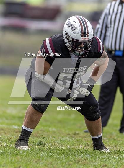 Thumbnail 2 in Dupo vs. Salt Fork (IHSA 1A First Round) photogallery.