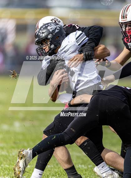 Thumbnail 1 in Dupo vs. Salt Fork (IHSA 1A First Round) photogallery.