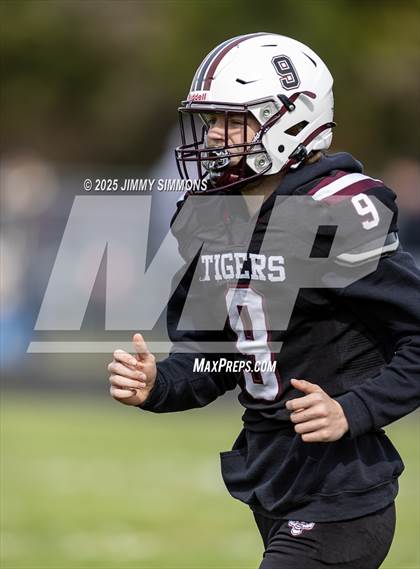 Thumbnail 3 in Dupo vs. Salt Fork (IHSA 1A First Round) photogallery.