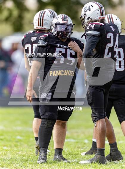 Thumbnail 3 in Dupo vs. Salt Fork (IHSA 1A First Round) photogallery.