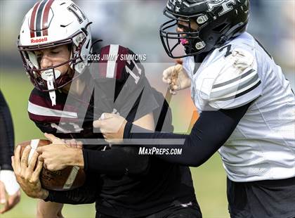 Thumbnail 1 in Dupo vs. Salt Fork (IHSA 1A First Round) photogallery.